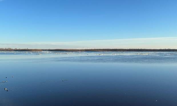 На Северной Двине у Архангельска наблюдается движение льда в виде отдельных льдин