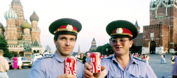 Милиционеры с Кока–Колой, 1980–е годы, Москва история, события, фото