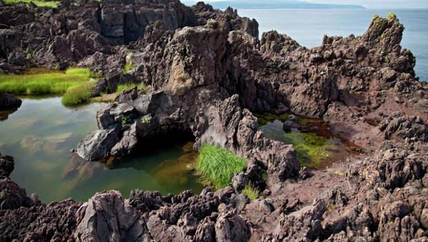 Регионы России. Курильские острова. Остров Итуруп. Архивное фото