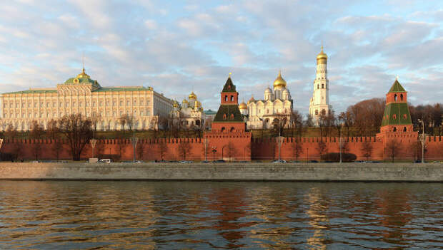 Вид на Московский кремль с Софийской набережной. Архивное фото