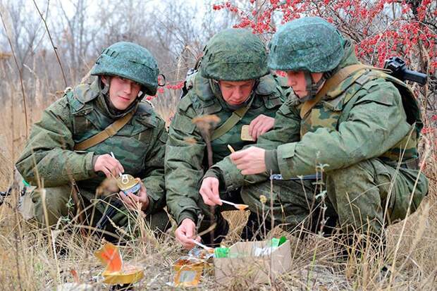 Сухой паек по-русски: чем наша армейская еда лучше американской Сухой паек по-русски: чем наша армейская еда лучше американской