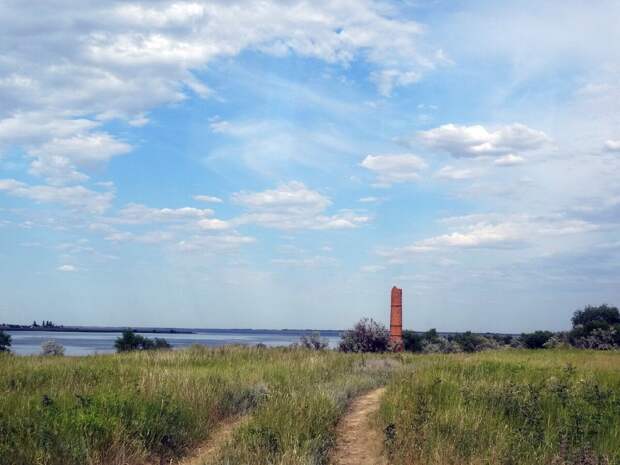 Всё, что осталось от небольшого заводика