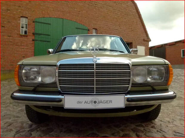 Новенький законсервированный Mercedes-Benz E-class W123 (11)