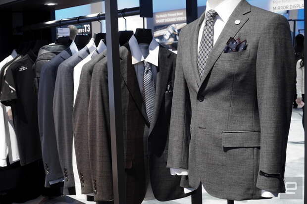 samsung-booth-wearables-gallery-3-1