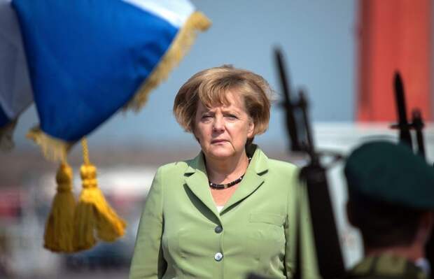 Ангела Меркель во время прибытия в Международный аэропорт Афин. Греция, 2012 год
