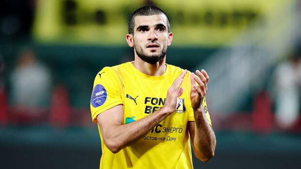 Нападающий «Ростова» Сулейманов — о женщине-тренере в футболе: «Тяжело это воспринять»