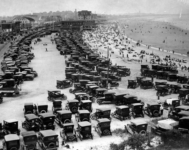 На пляже, США, 1920 г..Jpg