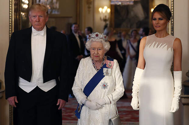 Дональд Трамп, королева Елизавета II и Мелания Трамп