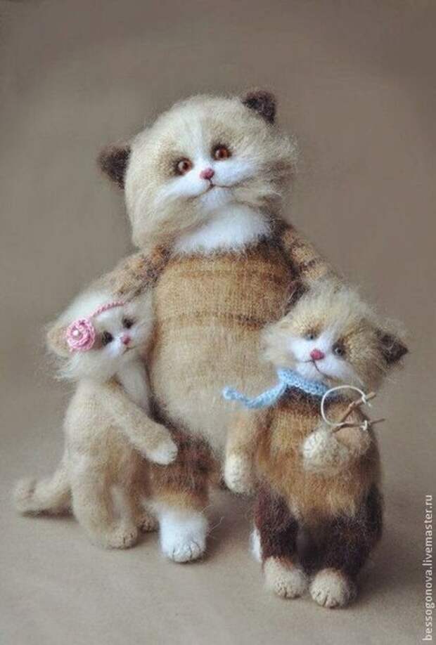 Кошачья семья мастерицы Ольги Бессогоновой