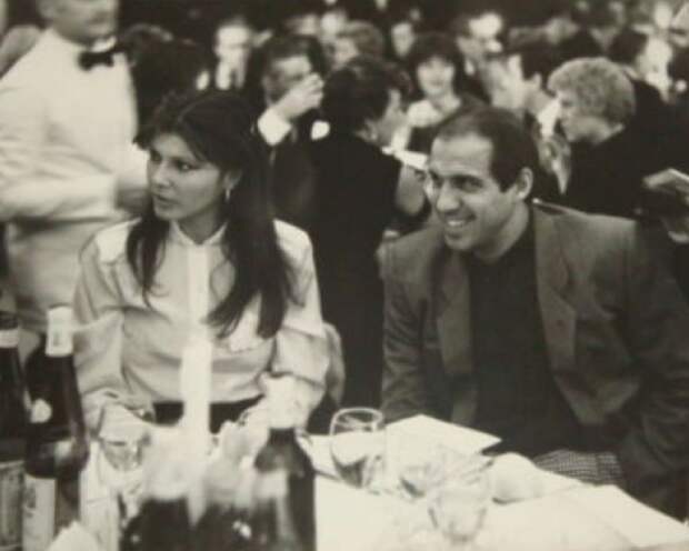 File:Adriano Celentano e Claudia Mori nel 1970.jpg