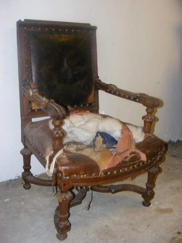 В старом стуле реставратор нашел клад клад, стул