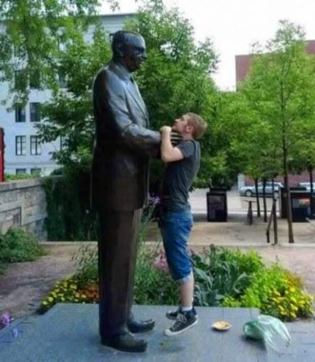 http://img.xcitefun.net/users/2014/07/362055,xcitefun-statue-shooting-10.jpg