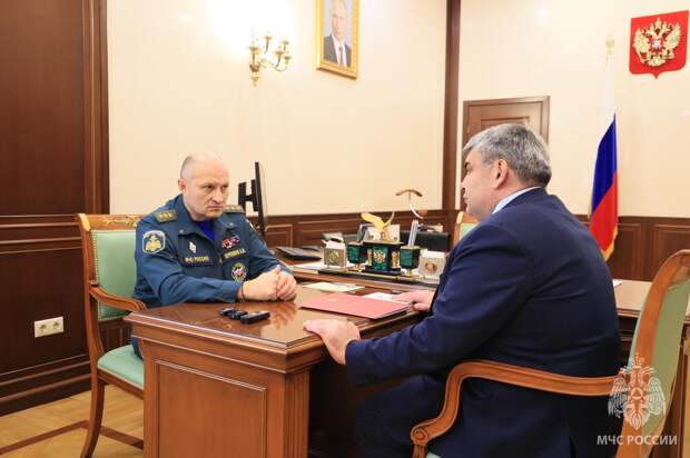 Глава МЧС России Александр Куренков определил задачи по безопасности туристов на встрече с главой Кабардино-Балкарии Казбеком Коковым