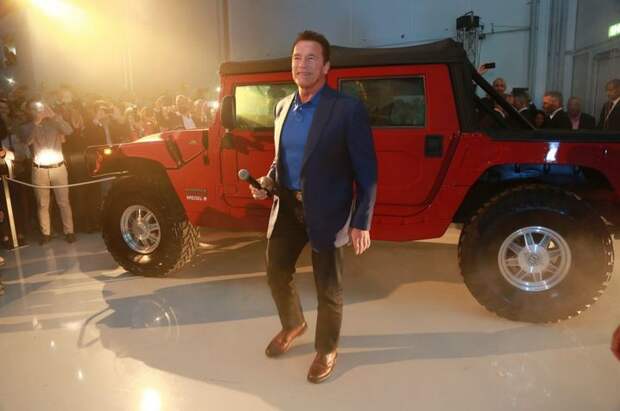 Элекромоибиль Hummer и Шварценеггер