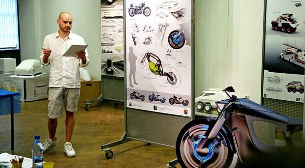 Электромотоцикл Иж, проект Александра Иванова автодизайн, дизайн, диплом, защита диплома