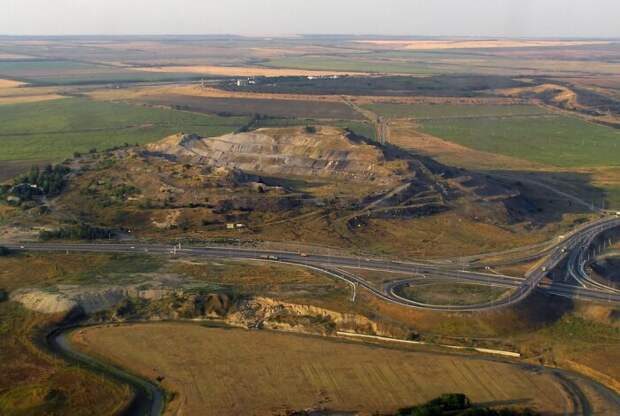 В итоге здесь сделали карьер для добычи стройматериалов. /Фото: photogoroda.com. В итоге здесь сделали карьер для добычи стройматериалов. /Фото: photogoroda.com.