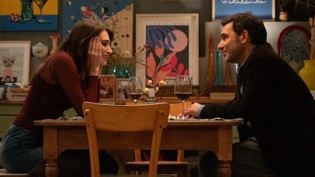 Обаятельная комедия "Безумное свидание" с итальянским юмором и очарованием