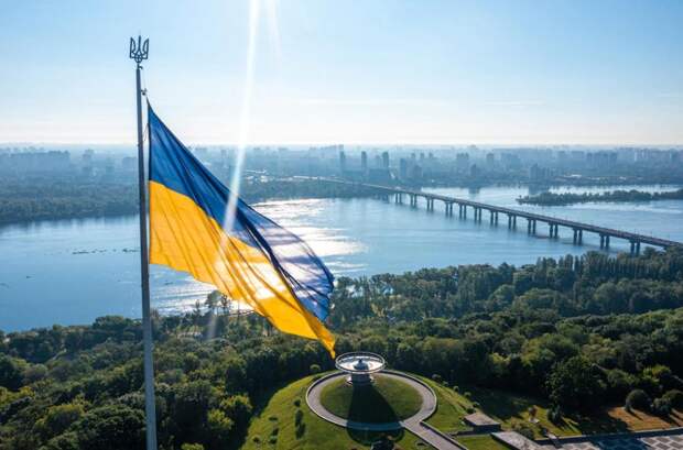 Историк Шаповалов заявил, что будущее Украины кроется в конструктивном взаимодействии с РФ