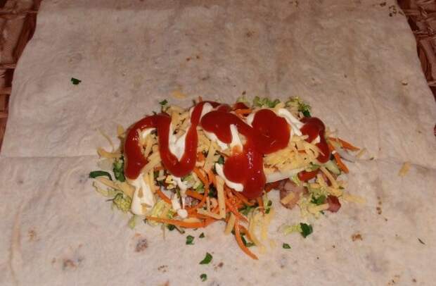 Шаурма с колбасой еда, своими руками