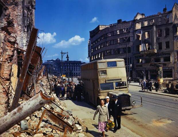 Берлин 1945-го в цвете Берлин 1945-го в цвете, история, фото