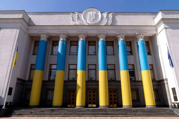 Здание Верховной рады осталось без электричества, тепла и воды