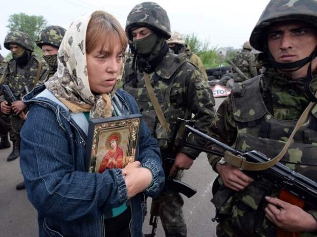Горячая тема: Украина: Украина за год войны на Донбассе. Палитра простых историй