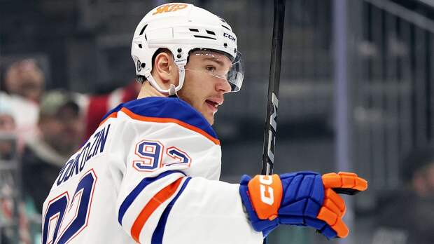 Российский хоккеист подрался в матче «Эдмонтон» — «Оттава», вступившись за партнера