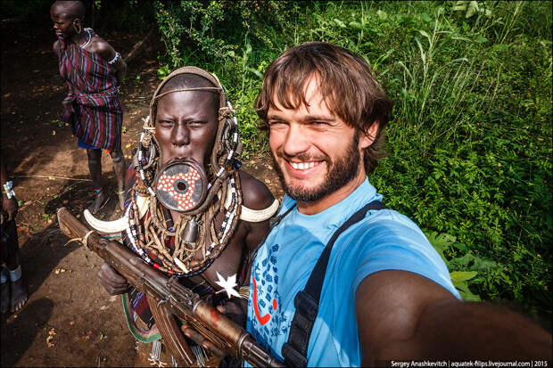 Mursi tribe / Племена с тарелками в губе Mursi tribe / Племена с тарелками в губе