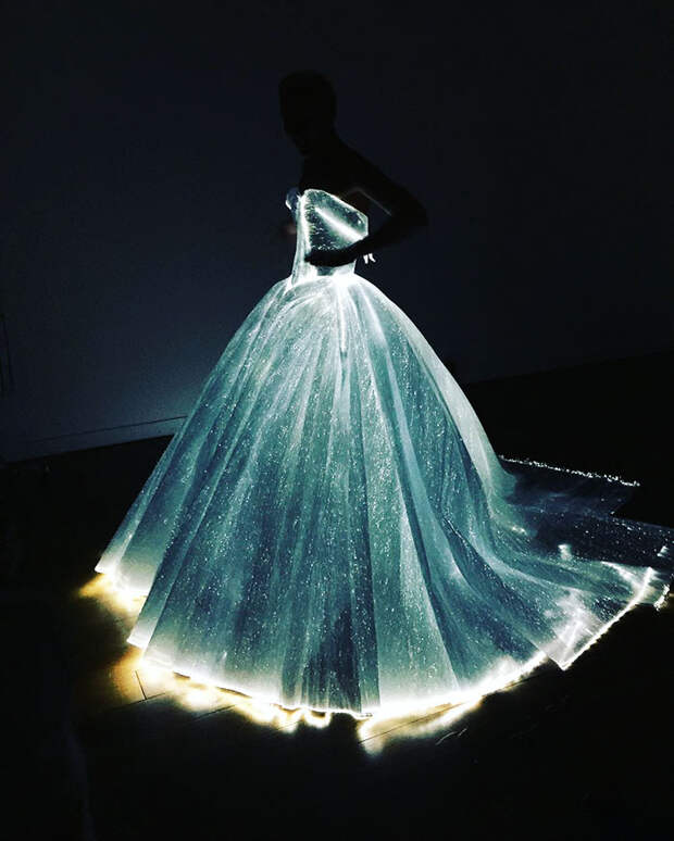 claire-danes-cinderella-glowing-dress-gown-met-gala-zac-posen-13