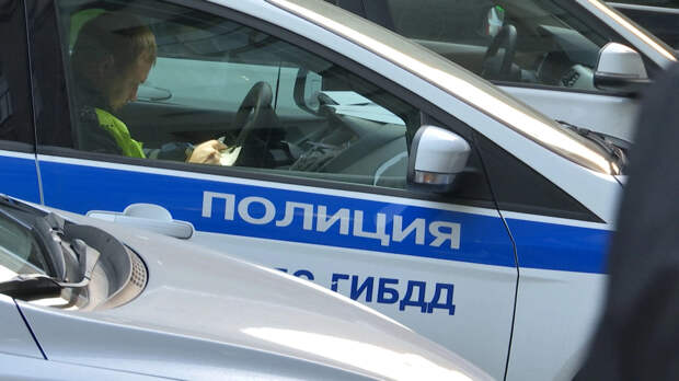 Лихач на Lexus пытался скрыться от полиции и протаранил 14 авто в Москве