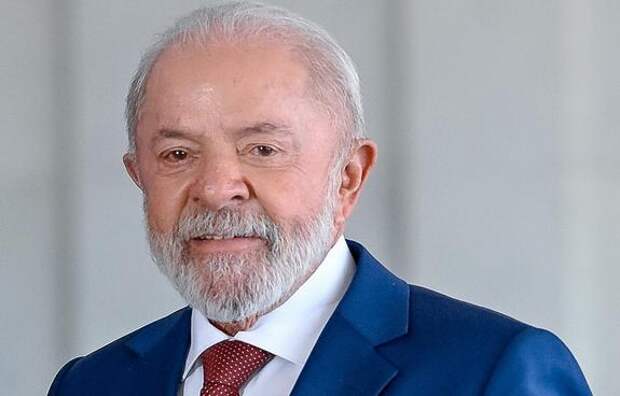 Лула да Силва заявил, что Бразилия никогда не склонит голову перед США