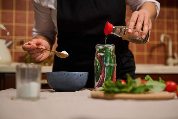 В Приморье спасли мужчину, который случайно выпил уксус