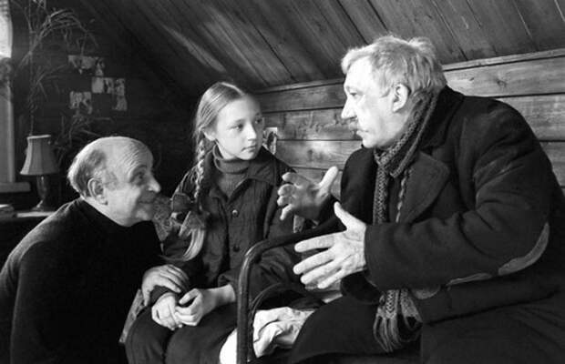 Ролан Быков, Кристина Орбакайте и Юрий Никулин, на съёмках фильма Чучело , Тверь (бывш. Калинин), 1982. 