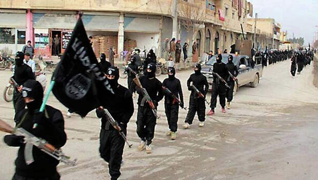 СМИ: группировка ДАИШ начала готовить летчиков-террористов в Ливии