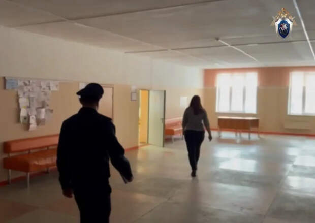 Сломал колено однокласснице: В Челябинске возбудили дело после травмы восьмилетней девочки