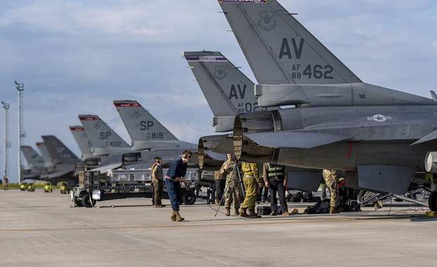 В НАТО предложили выстроить "топливный щит" против России