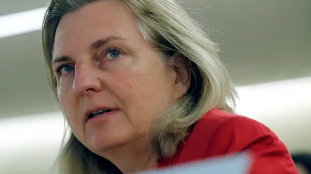 Экс-глава МИД Австрии рассказала о «старой школе» манер Путина