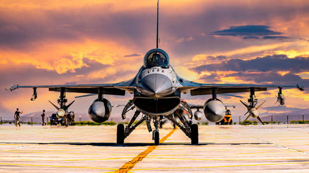 СМИ: первые истребители F-16 могут прибыть на Украину в течение ближайших недель