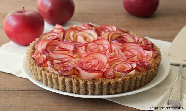 Красивый и вкусный пирог. Яблочные розы в ореховой корзине (1) (647x389, 155Kb)