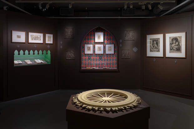 Экспозиция выставки «Король шутов и дураков»