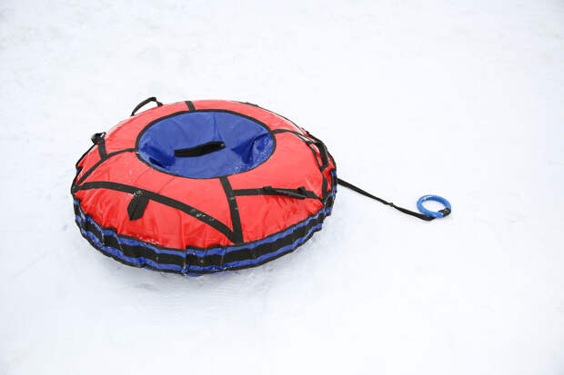 В Астрахани спасли подростка, проломившего голову на горке