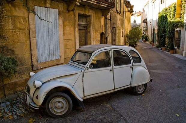 3. Citroën 2CV 3. Citroën 2CV авто, апокалипсис, надежные автомобили