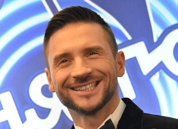 «Самый красивый»: улетевший из РФ Лазарев опубликовал пляжное фото топлес