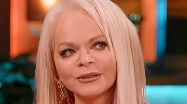 Елена Захарова высказалась о скандале вокруг Долиной