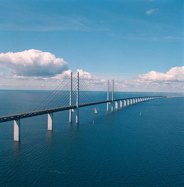 Удивительный мост превращается в тоннель, соединяющий Данию и Швецию