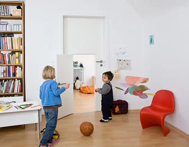 Двери в доу. Двери межкомнатные в детский сад. Двери детских учреждений. Двери детских учреждений. Двери для детских садов.