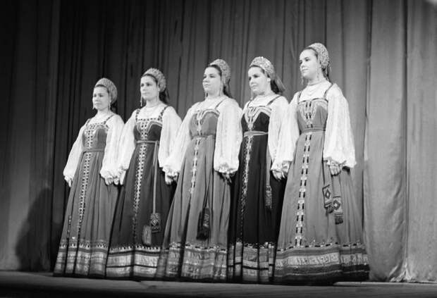 Их оплакивала вся страна, а они выступали в глуши: Сёстры Фёдоровы — почему народных любимиц «похоронили» заживо и чем обернулся для них 1972 год