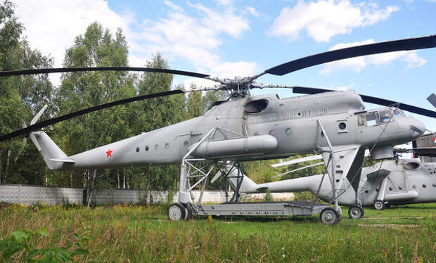 Ми-10 - военный летающий кран