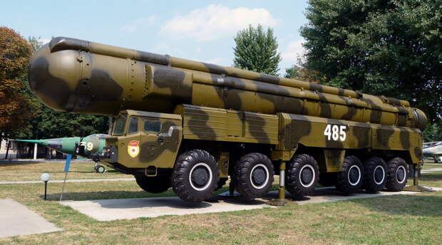 5. Подвижный грунтовый ракетный комплекс 15П645 (РСД-10) «Пионер». названия, техника, юмор