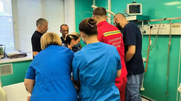 Минздрав Прикамья: раненного одноклассником школьника увезли в краевую больницу